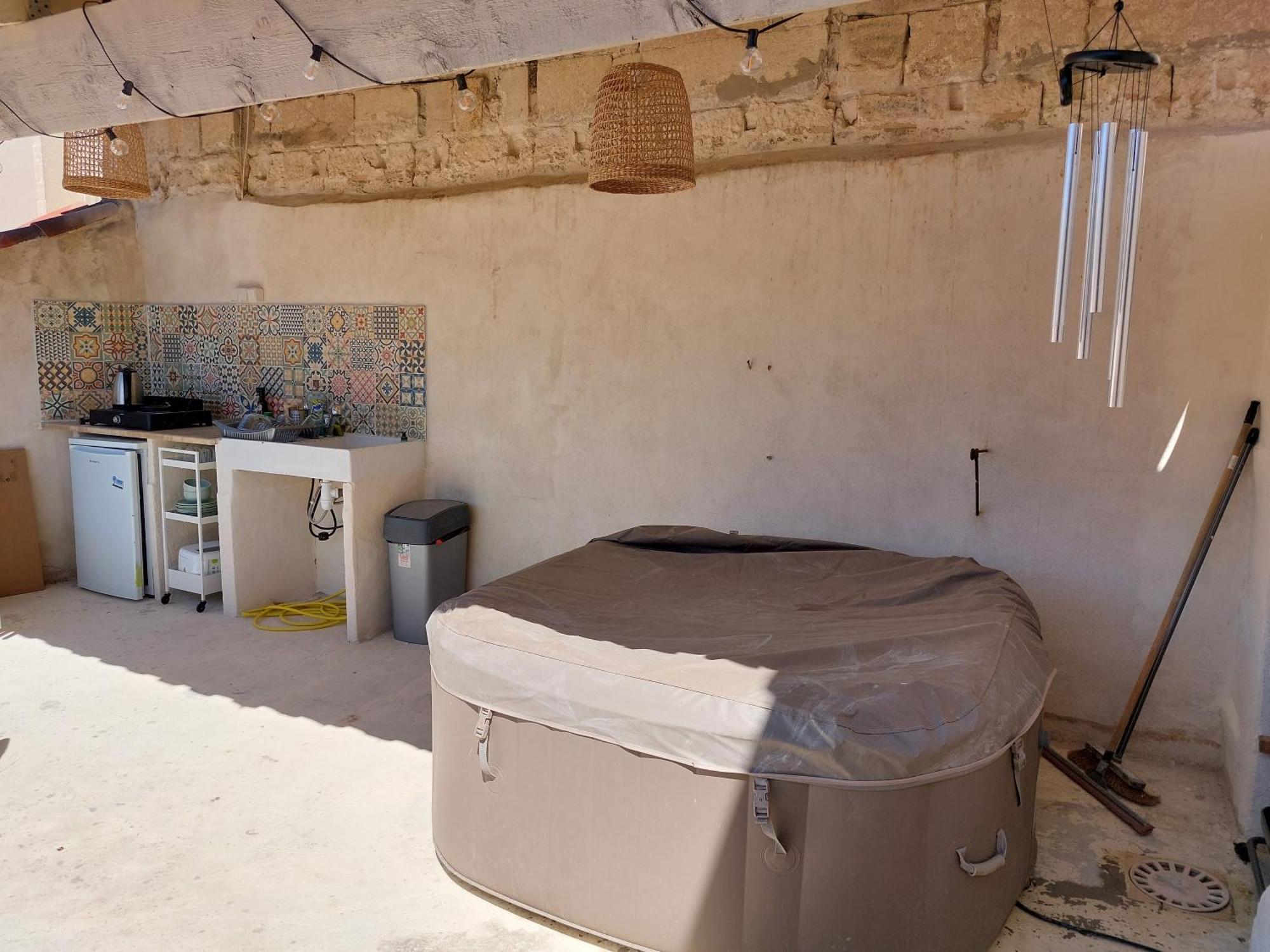 Maison Intra Muros, Terrasses Avec Vue Jaccuzzi Et Garage アヴィニョン 部屋 写真