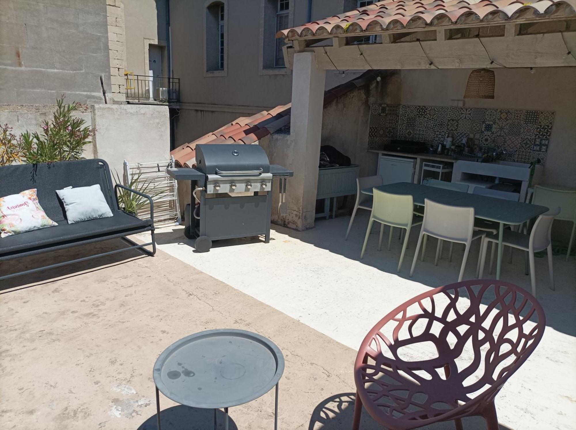 Maison Intra Muros, Terrasses Avec Vue Jaccuzzi Et Garage アヴィニョン 部屋 写真